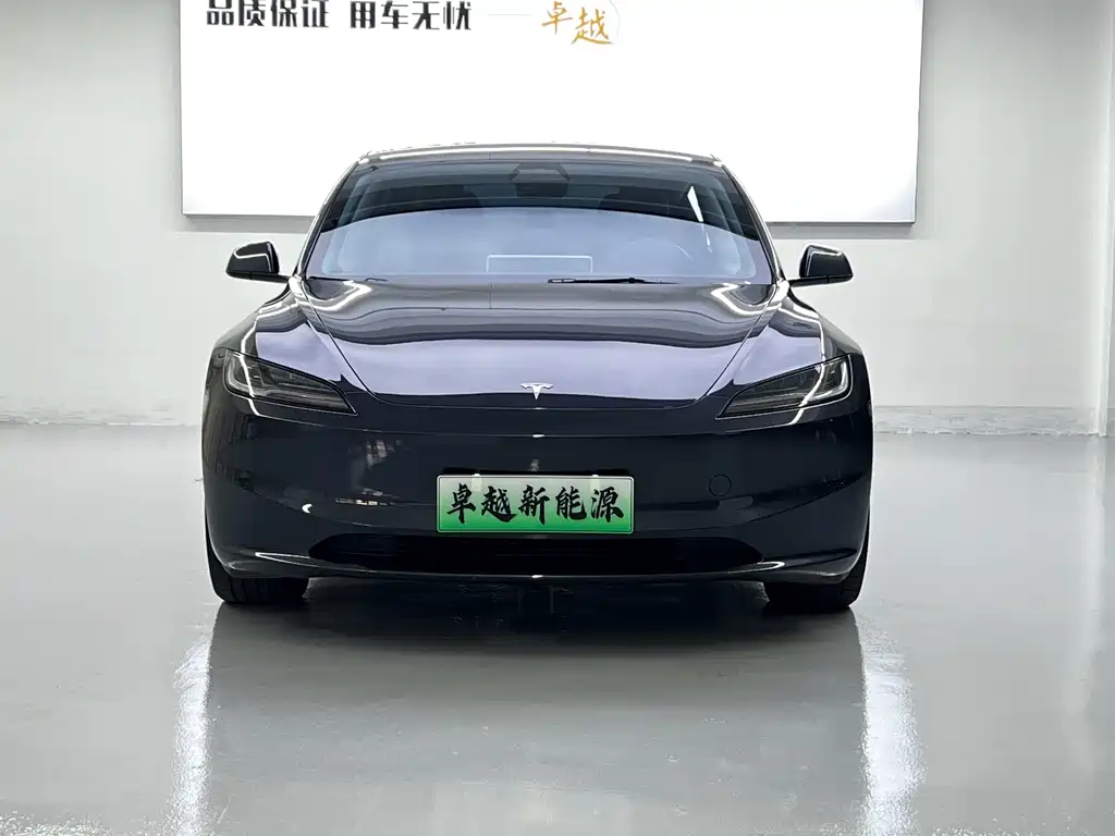 Tesla Model 3 — миниатюра 2