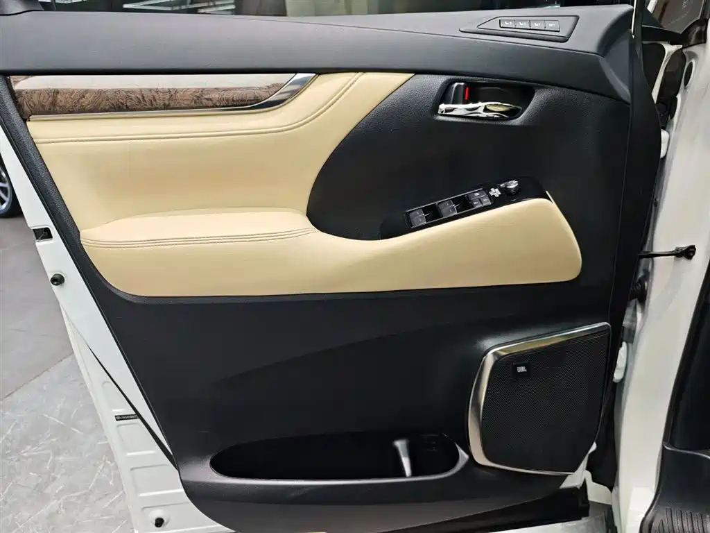 Toyota Alphard 2021 2.5L Luxury