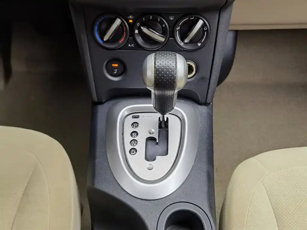 Nissan Qashqai — миниатюра 13