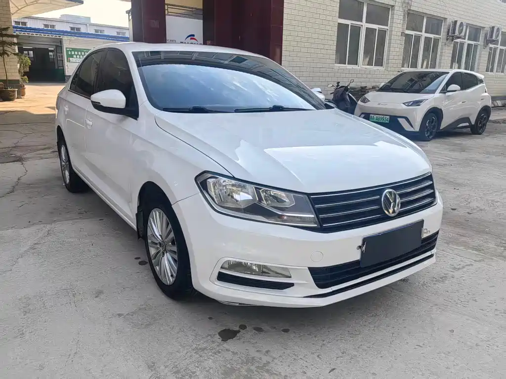 Volkswagen Santana — миниатюра 2
