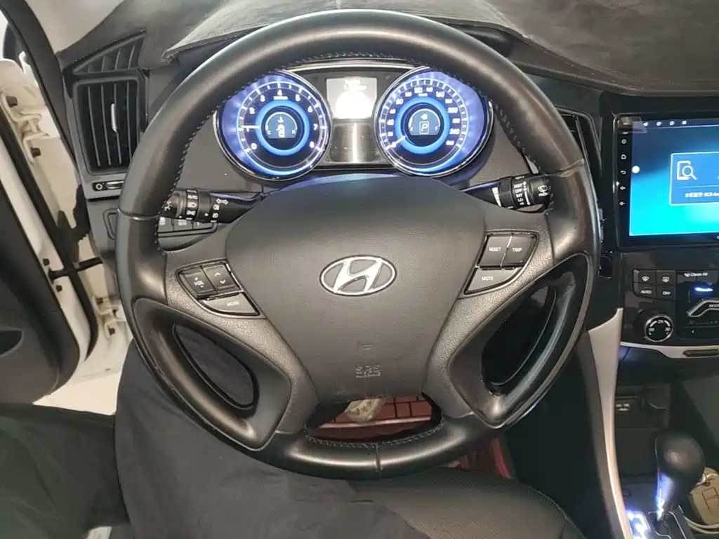 Hyundai Sonata — миниатюра 11