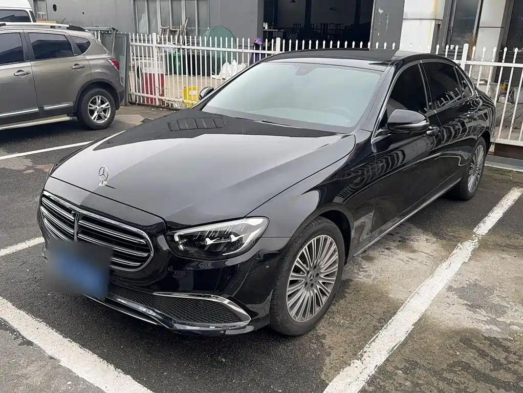 Mercedes-Benz E-Class — миниатюра 2