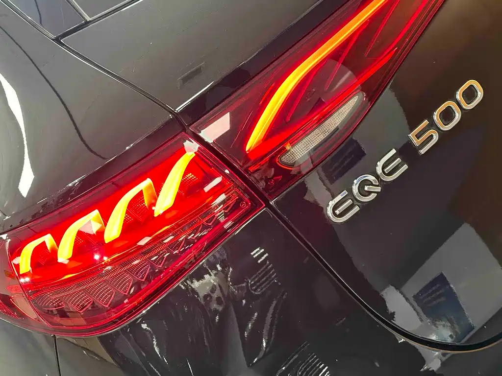 MERCEDES-BENZ EQE SUV