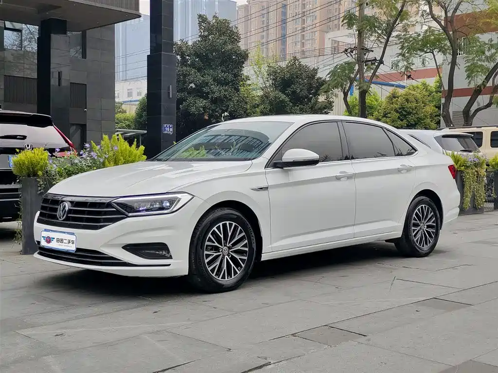 Volkswagen Sagitar 2020