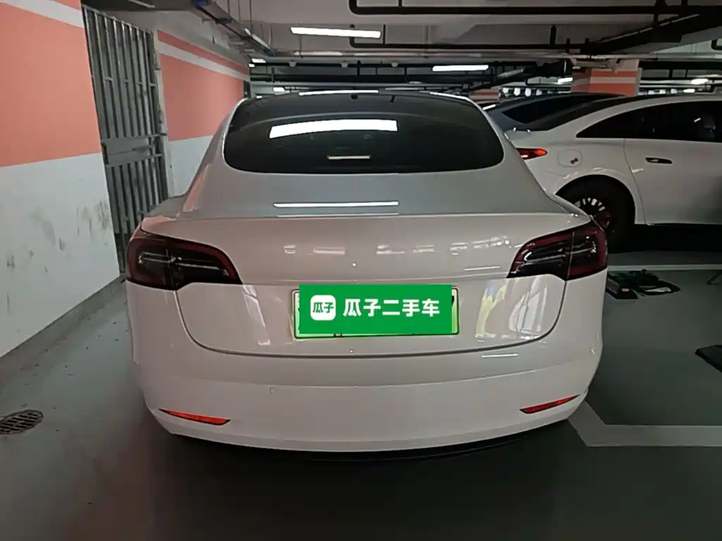 Tesla Model 3 — миниатюра 6