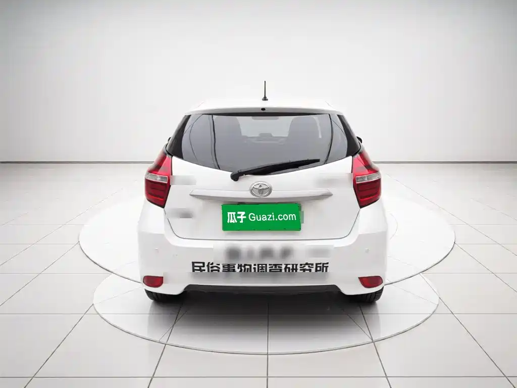 Toyota Yaris L — миниатюра 5
