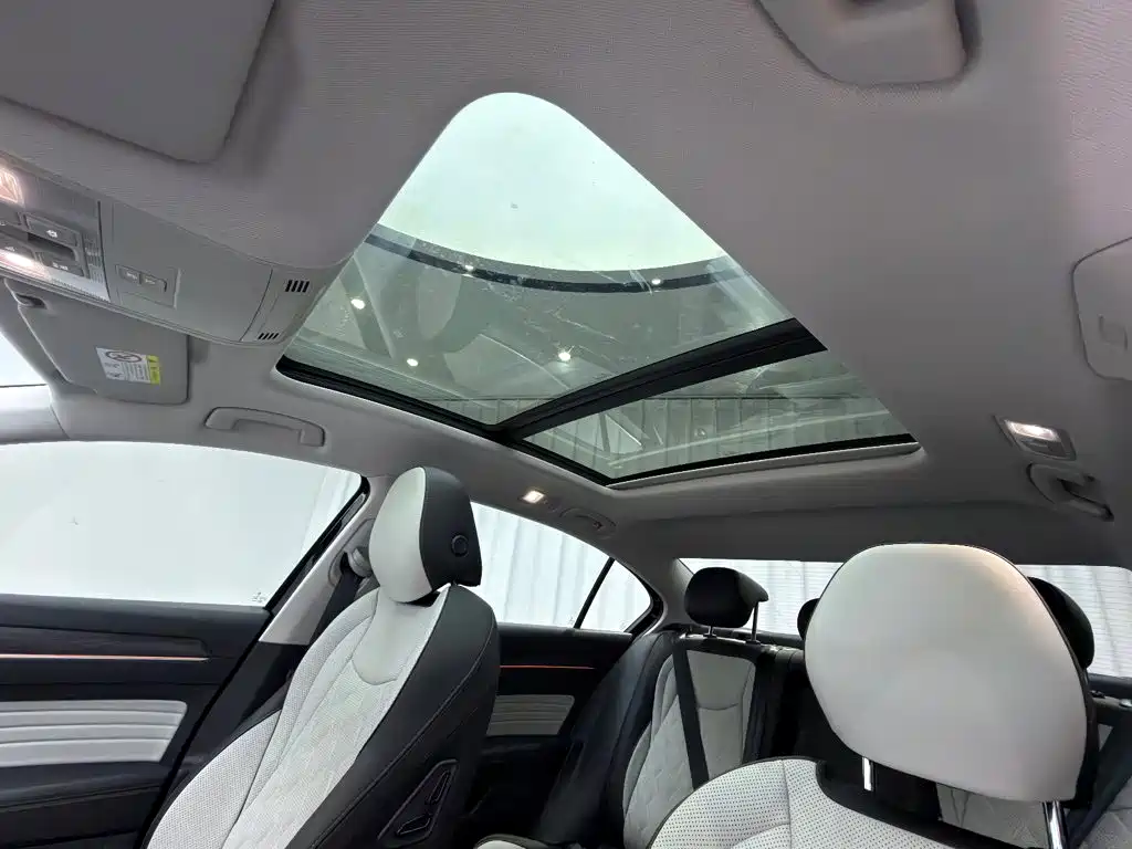 Заказать Volkswagen Magotan 2026 года за 4 147 266 ₽  из Китая