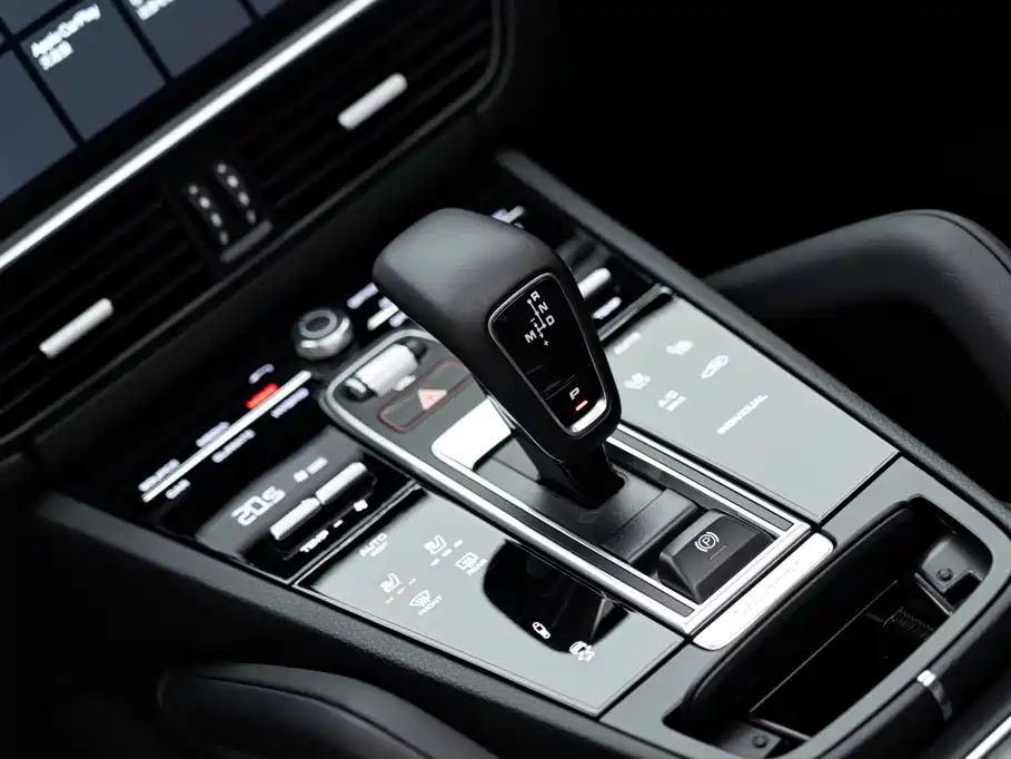 Porsche Cayenne Hybrid — миниатюра 17