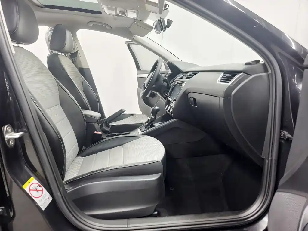 Skoda Octavia 1.6L Auto Innovation Edition, фото 13