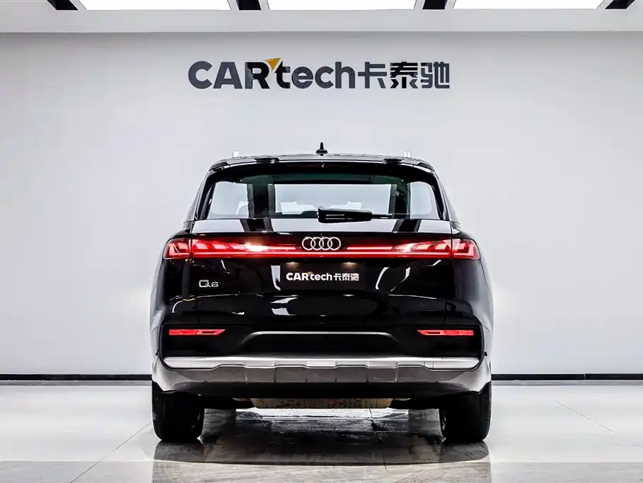 Audi Q6 2024 40 TFSI quattro 7 мест