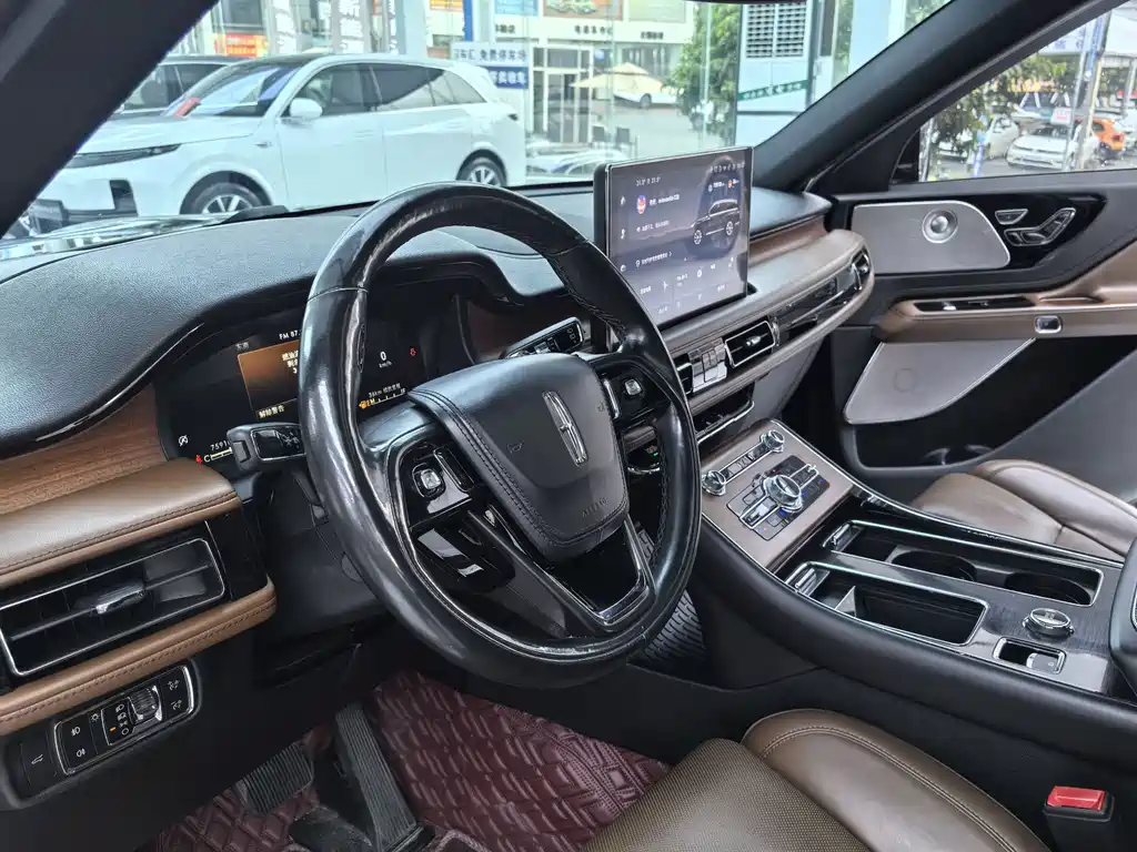 Lincoln Aviator — миниатюра 8