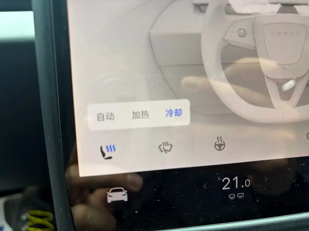 Tesla Model 3 — миниатюра 13