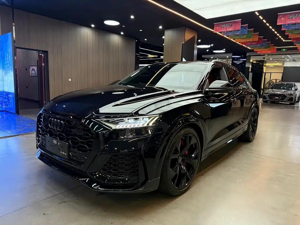 AUDI RS Q8