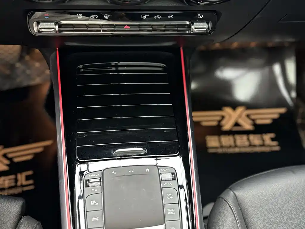 Mercedes-Benz GLB 2024 GLB 220