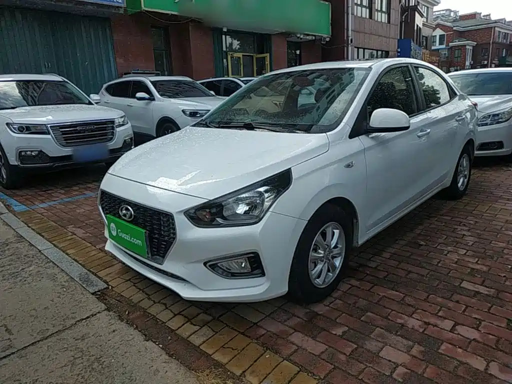 Hyundai Verna - фото 2