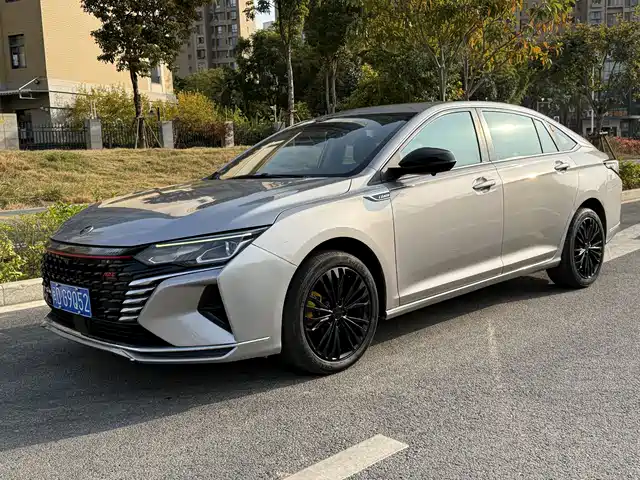 DONGFENG YI HYUN MAX