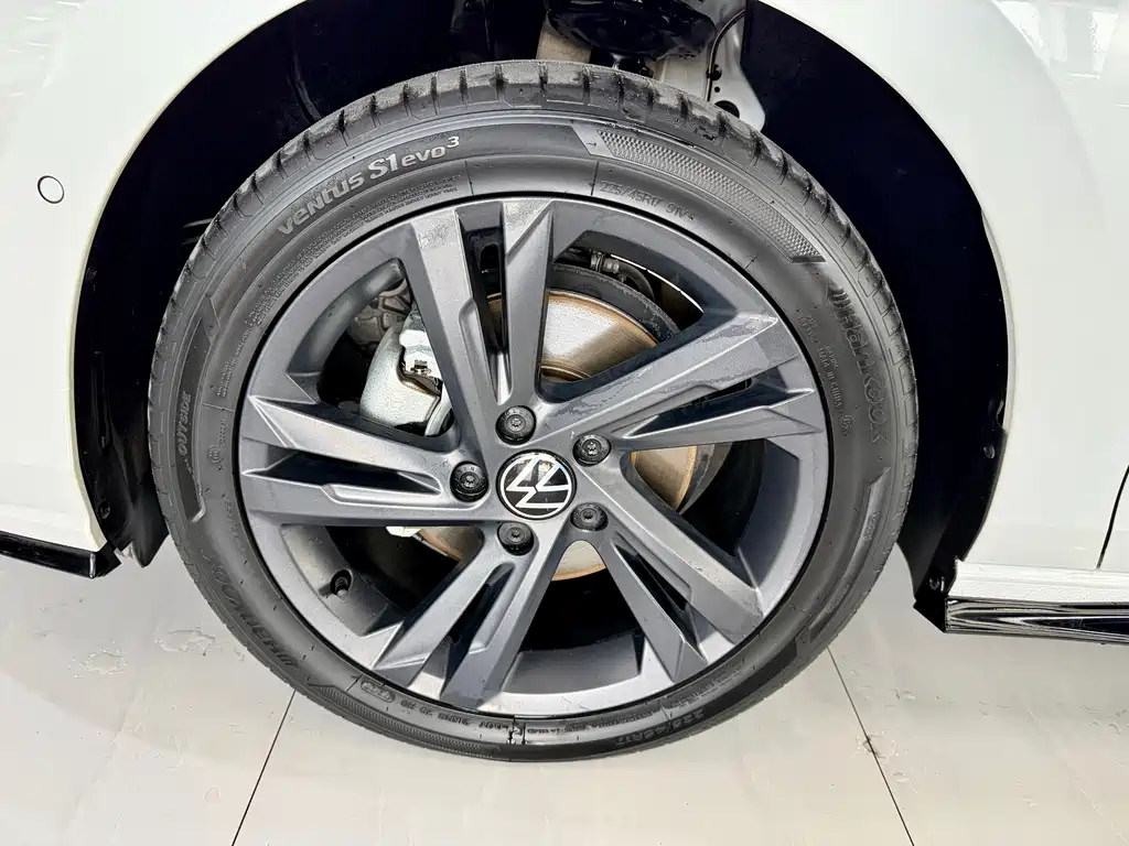 Volkswagen Golf — миниатюра 13