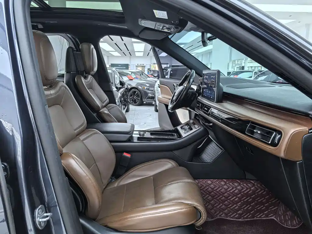 Lincoln Aviator — миниатюра 12