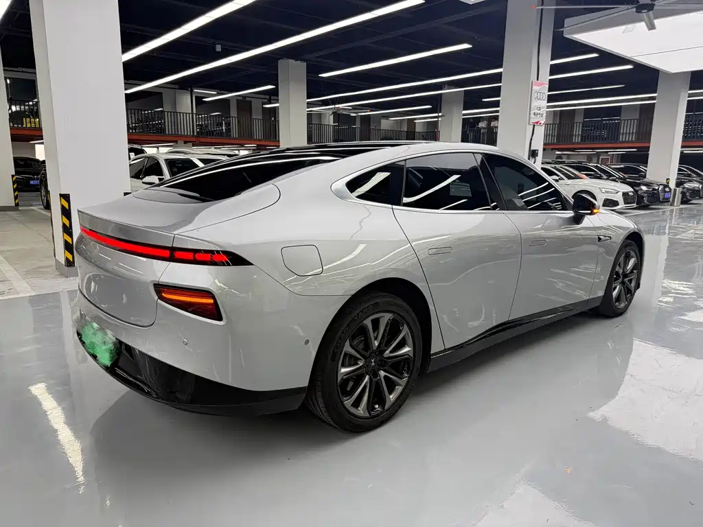 XPeng P7 — миниатюра 11