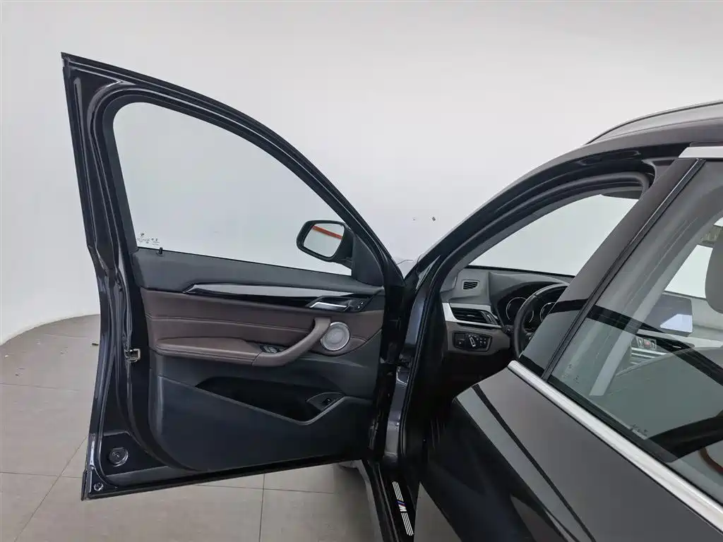 BMW X1 2022 sDrive25Li Lead