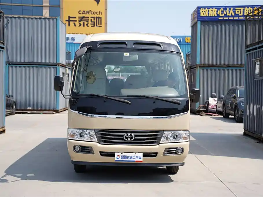 Toyota Coaster — миниатюра 2