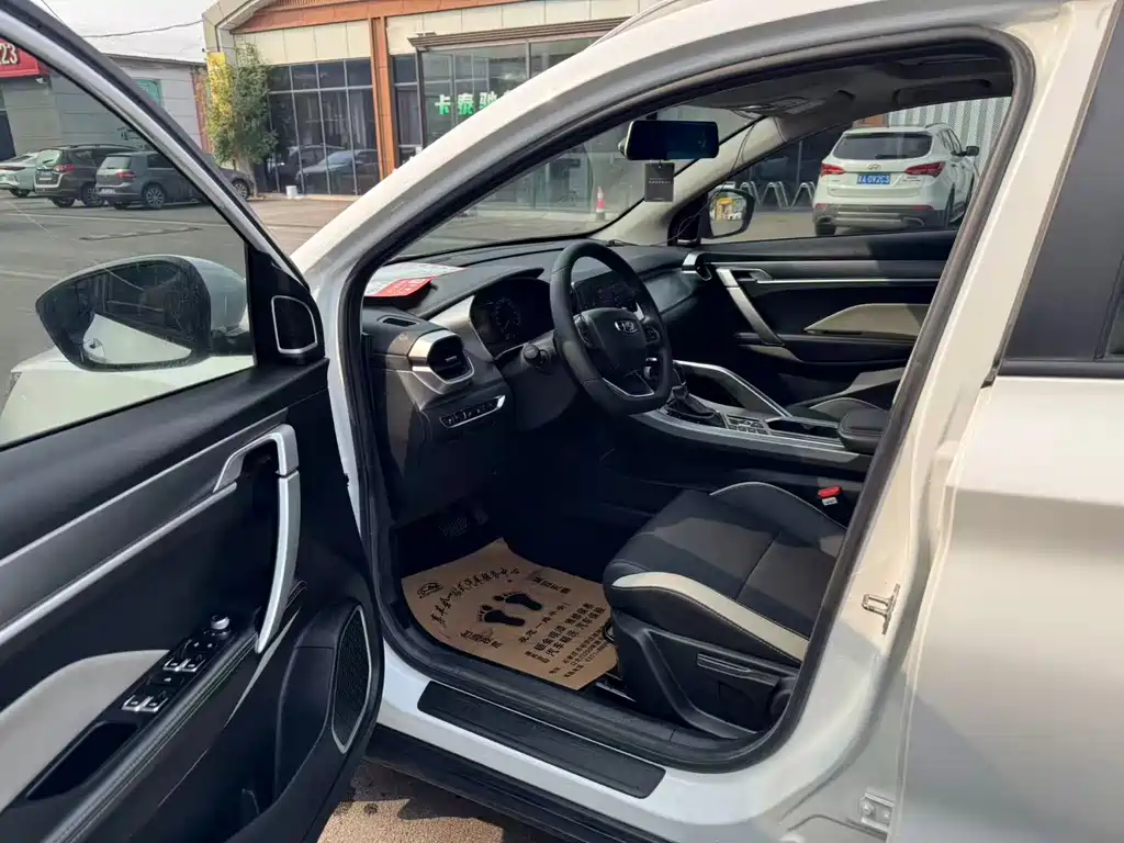 Geely Binyue — миниатюра 4