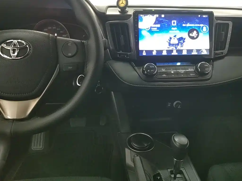 Toyota RAV4 — миниатюра 13