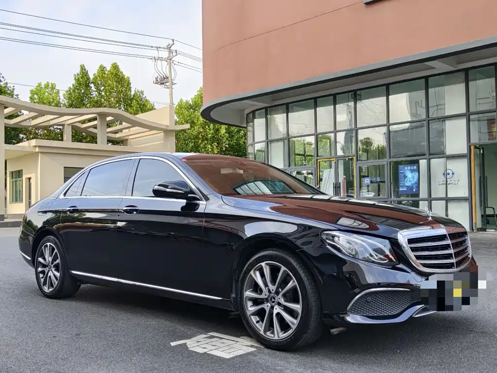 Mercedes-Benz E-Class — миниатюра 3