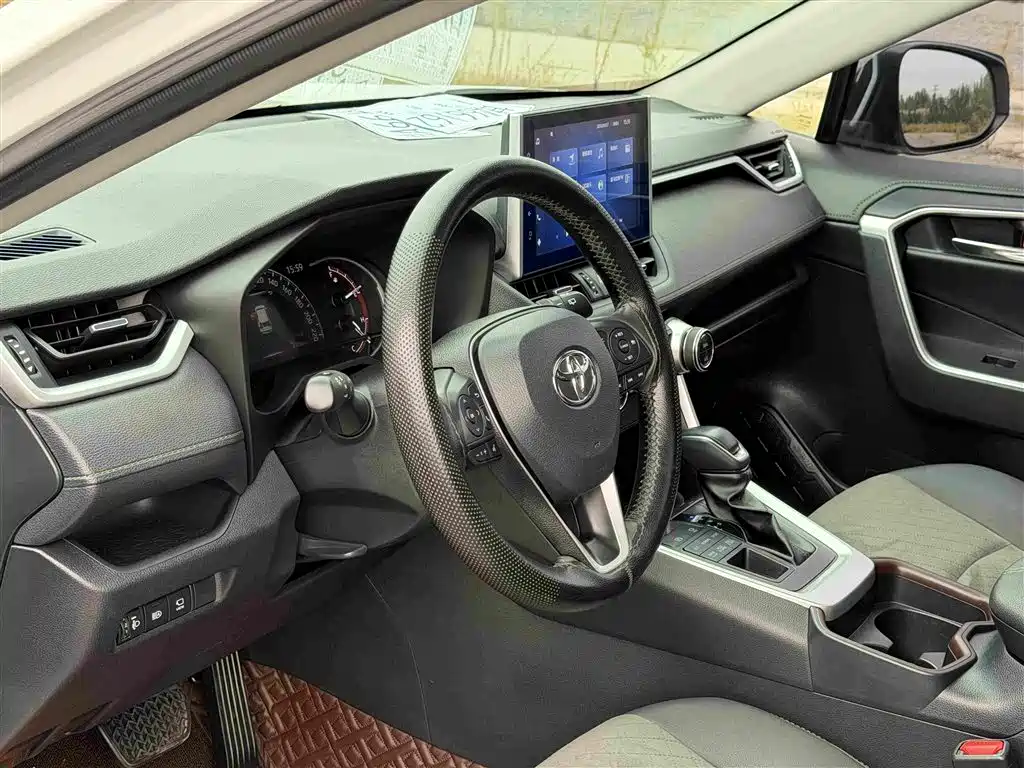 Toyota RAV4 — миниатюра 11