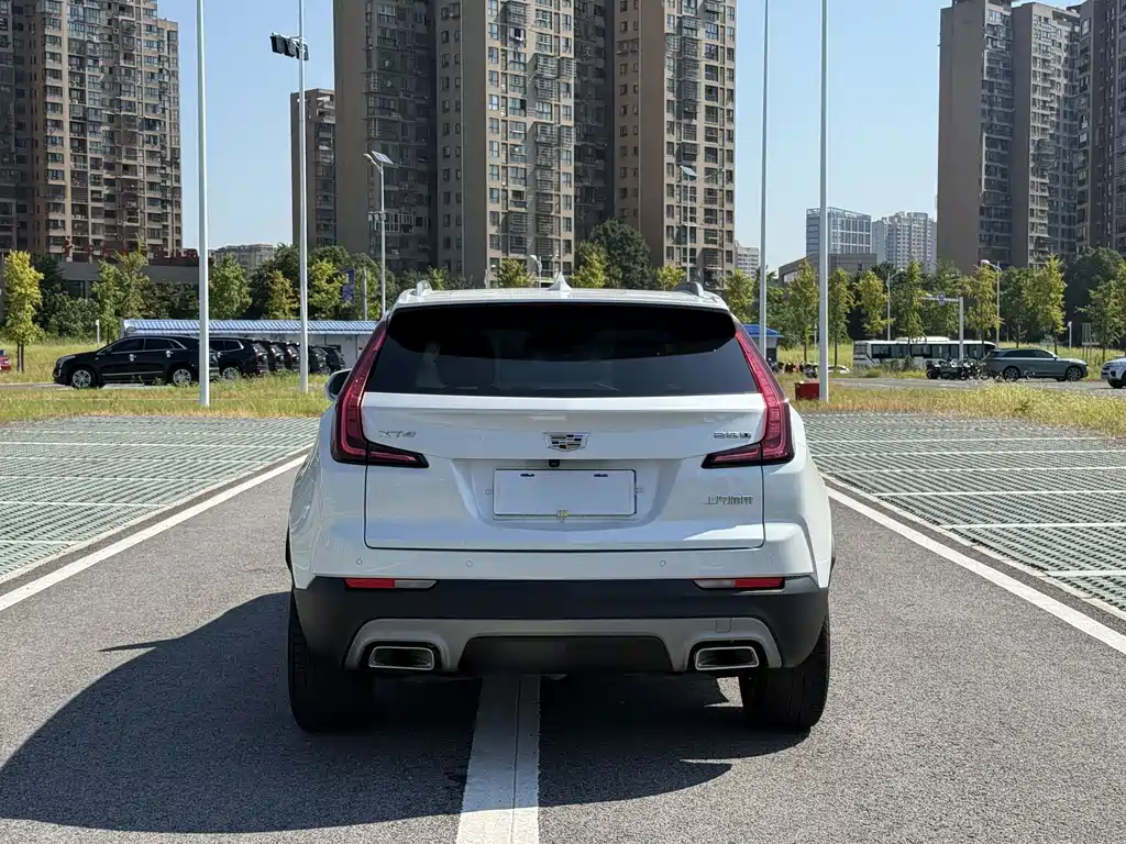 CADILLAC XT4