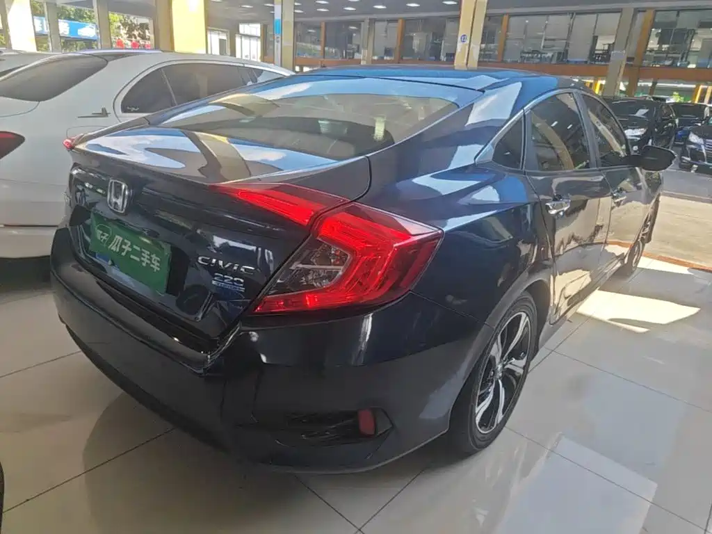 Honda Civic — миниатюра 7