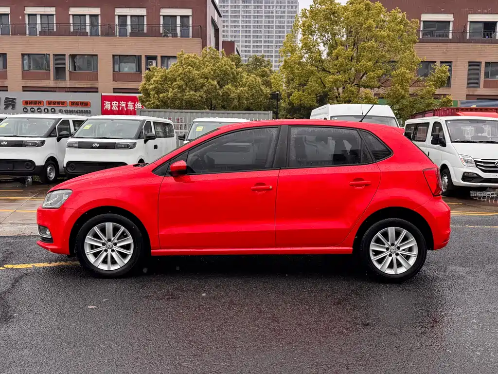 Volkswagen Polo 2014 1.6L AT Comfort