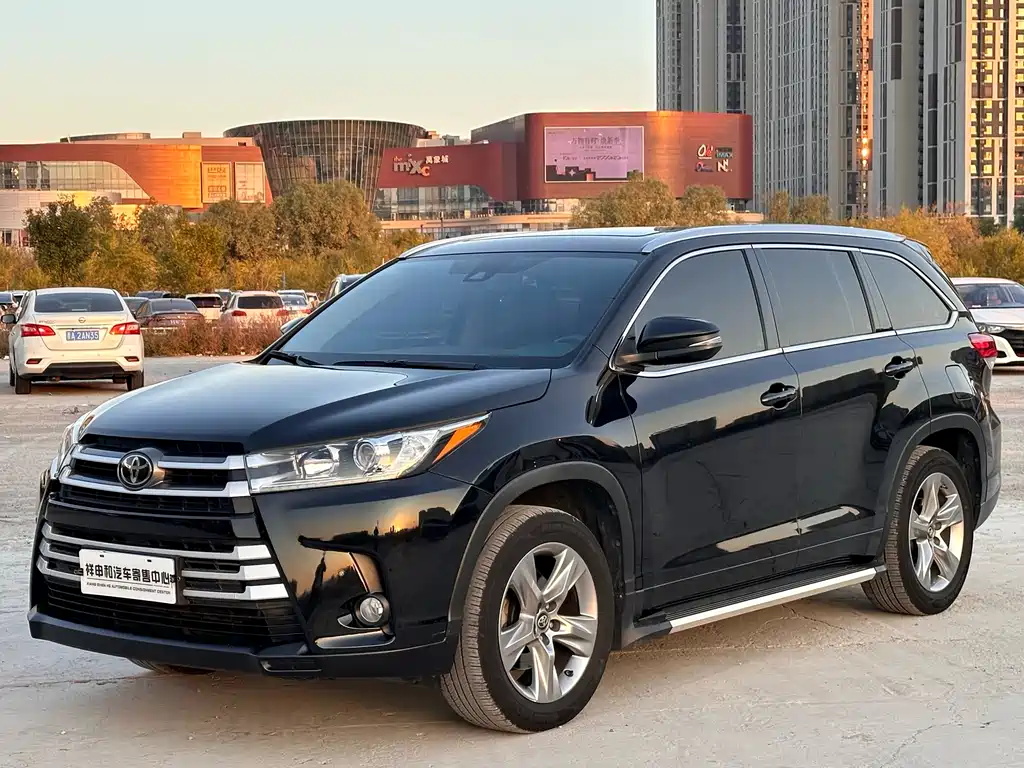 TOYOTA HIGHLANDER