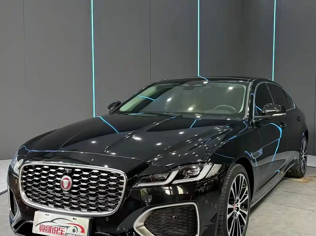 Jaguar XFL