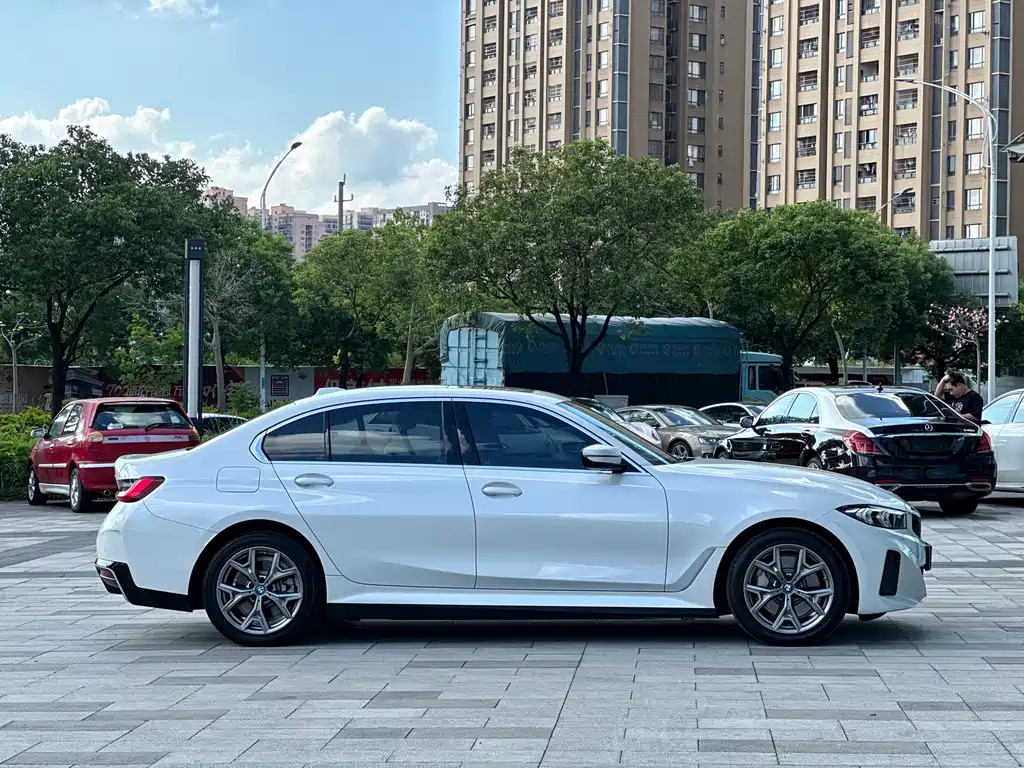 BMW i3 — миниатюра 13