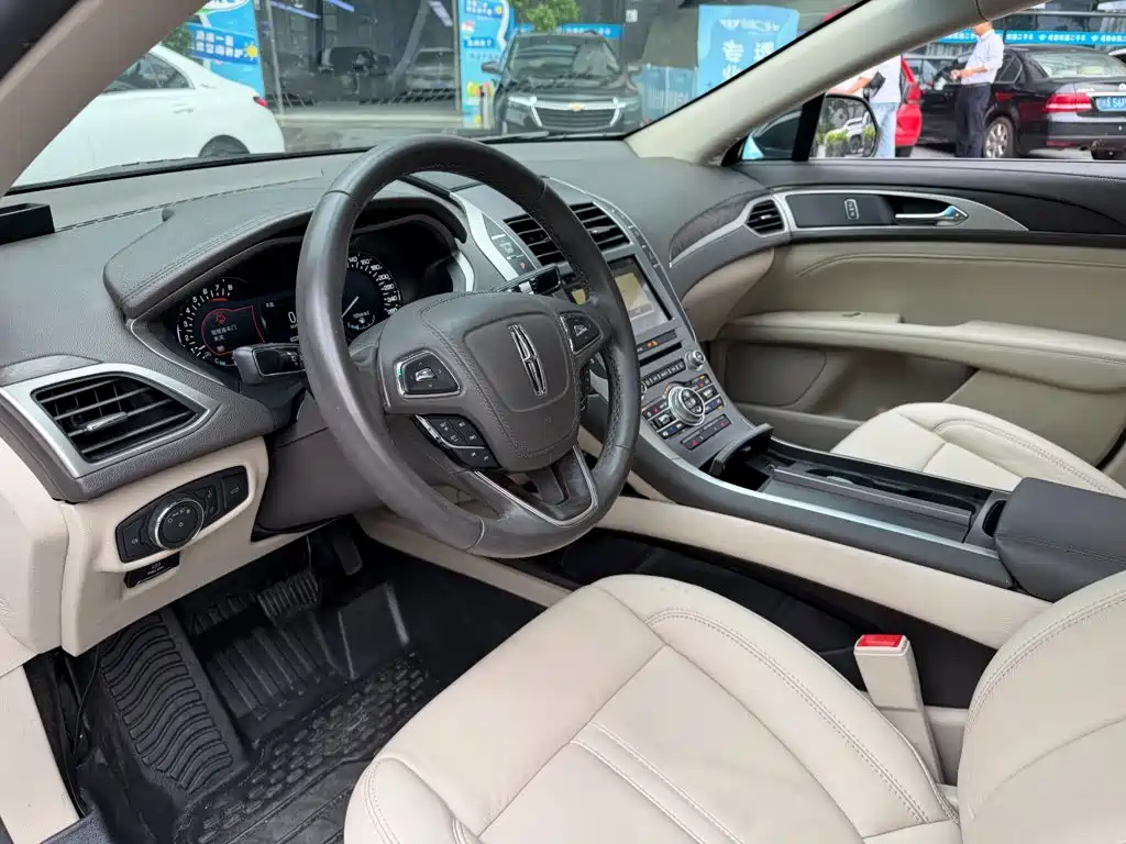 Lincoln MKZ — миниатюра 7