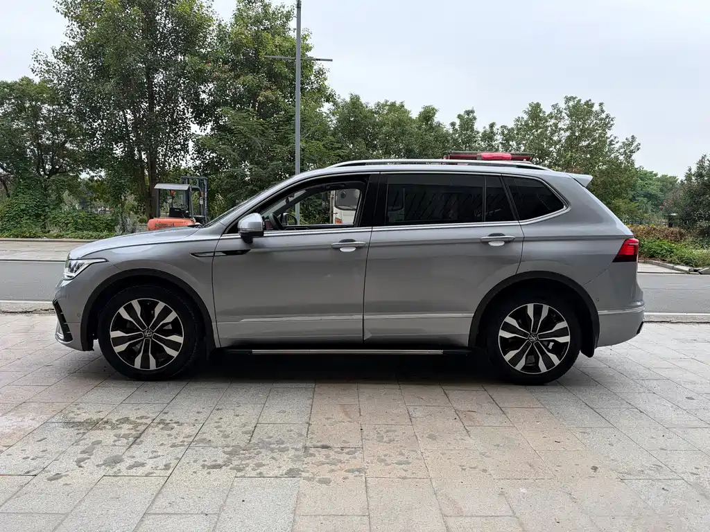 Volkswagen Tiguan L — миниатюра 4