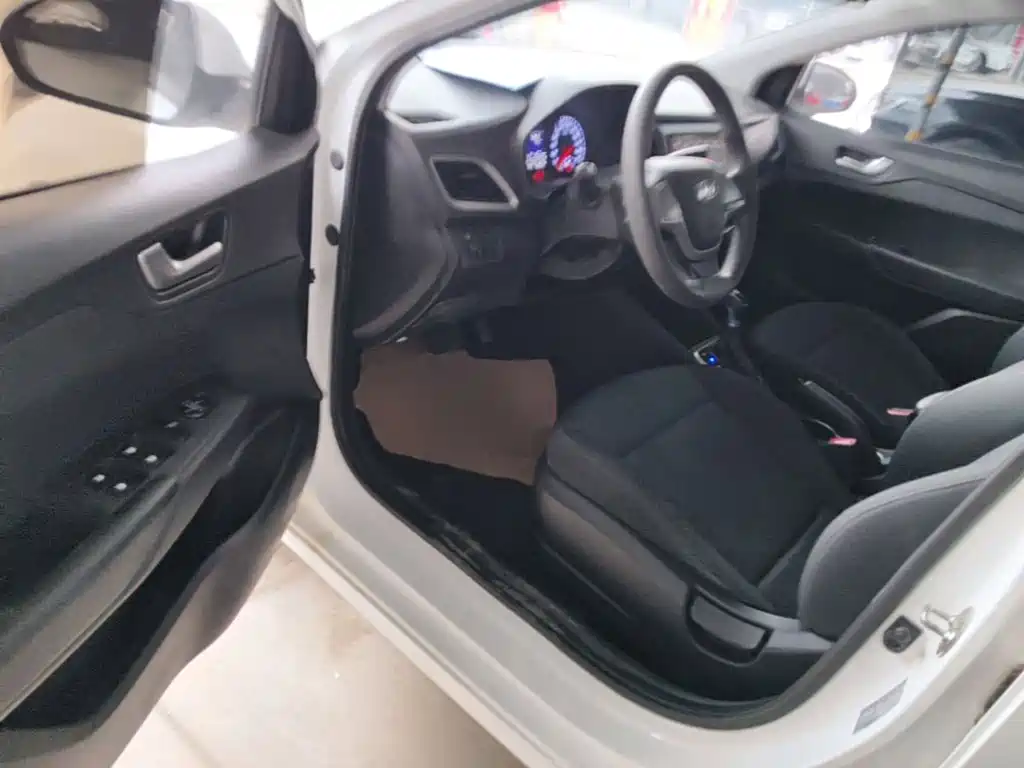 Hyundai Verna — миниатюра 16