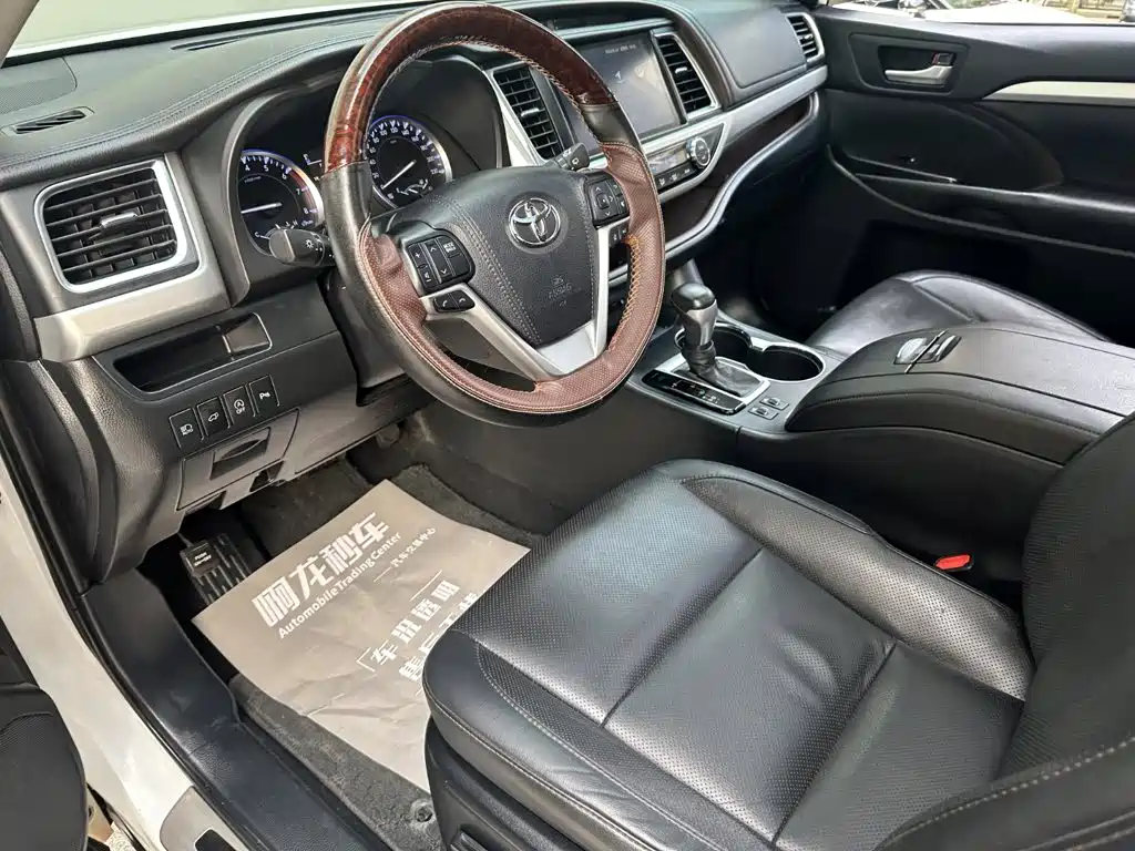 Toyota Highlander — миниатюра 10