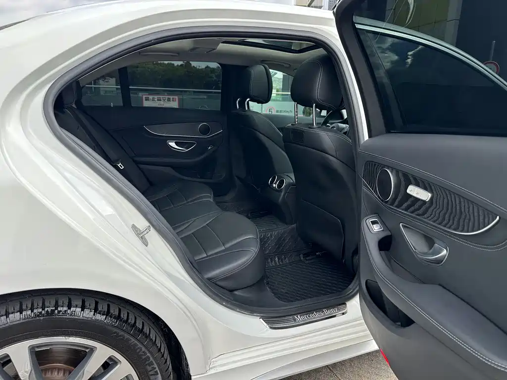 Mercedes-Benz C-Class — миниатюра 23