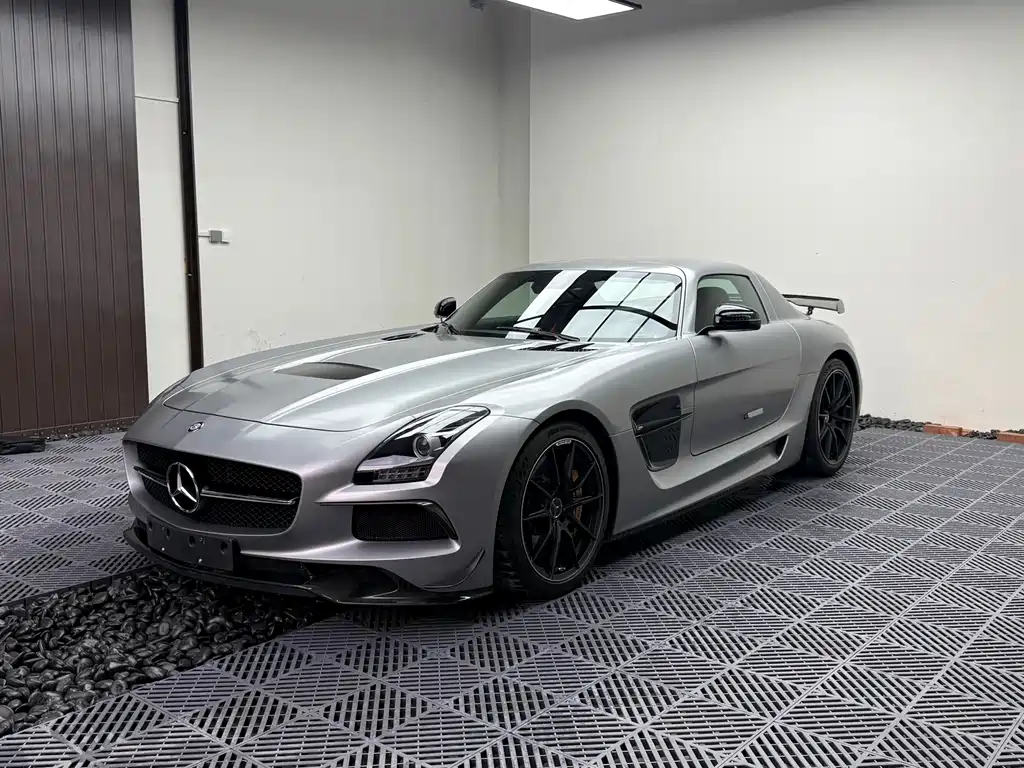 Mercedes-Benz SLS AMG — миниатюра 4