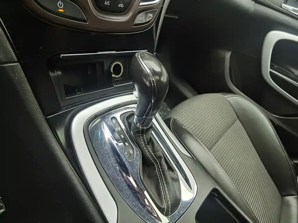 Buick Regal — миниатюра 13