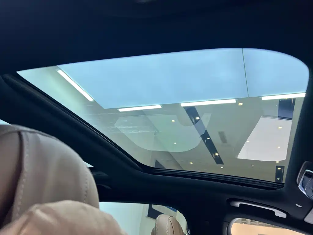 Mercedes-Benz E-Class — миниатюра 23