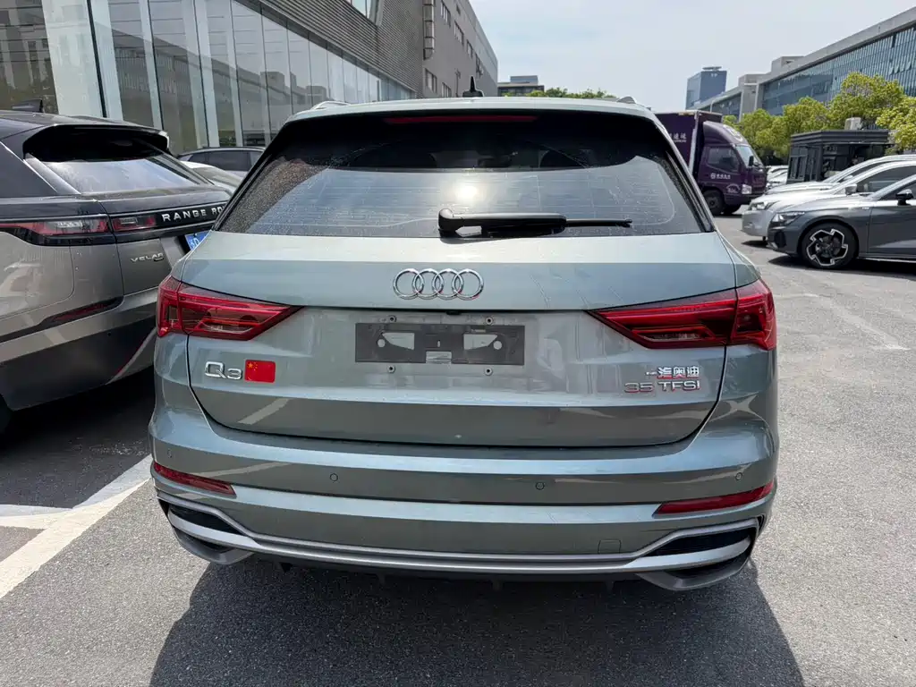 Audi Q3 2023 35 TFSI Fashion (1.4T)