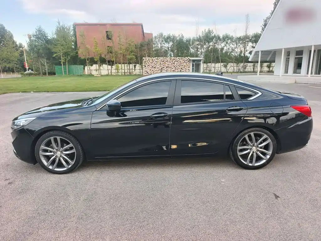 Hongqi Hongqi H5 — миниатюра 8