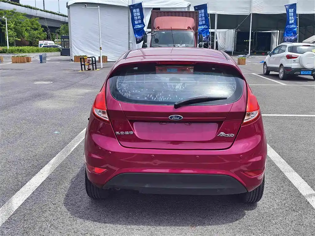 Ford Fiesta 2013 1.5L AT Fashion