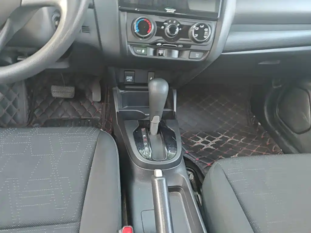 Honda Fit — миниатюра 14