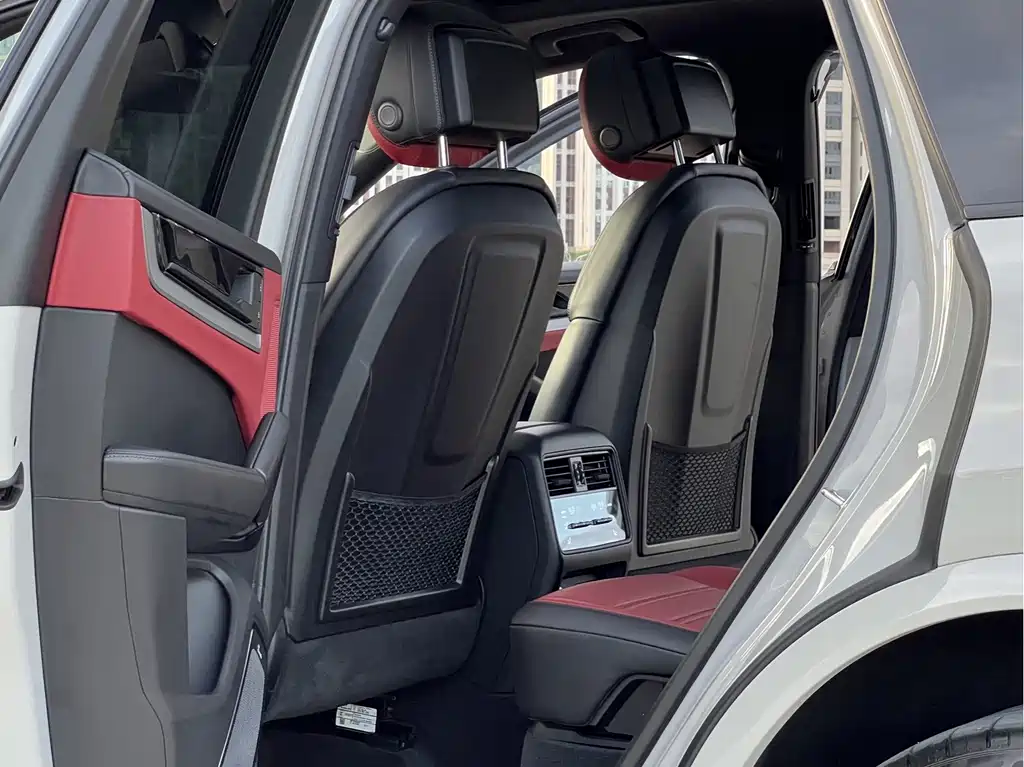 Porsche Cayenne — миниатюра 5