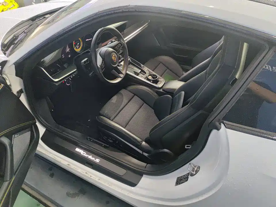 Porsche 911 2022 Turbo S 3.7T