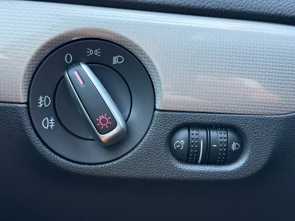 Volkswagen Sagitar — миниатюра 14